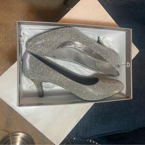 Life Stride sparkly pumps size 9.5 practically new